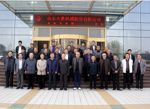 兗州區(qū)人大、政協(xié)領(lǐng)導(dǎo)蒞臨天意機(jī)械參觀考察